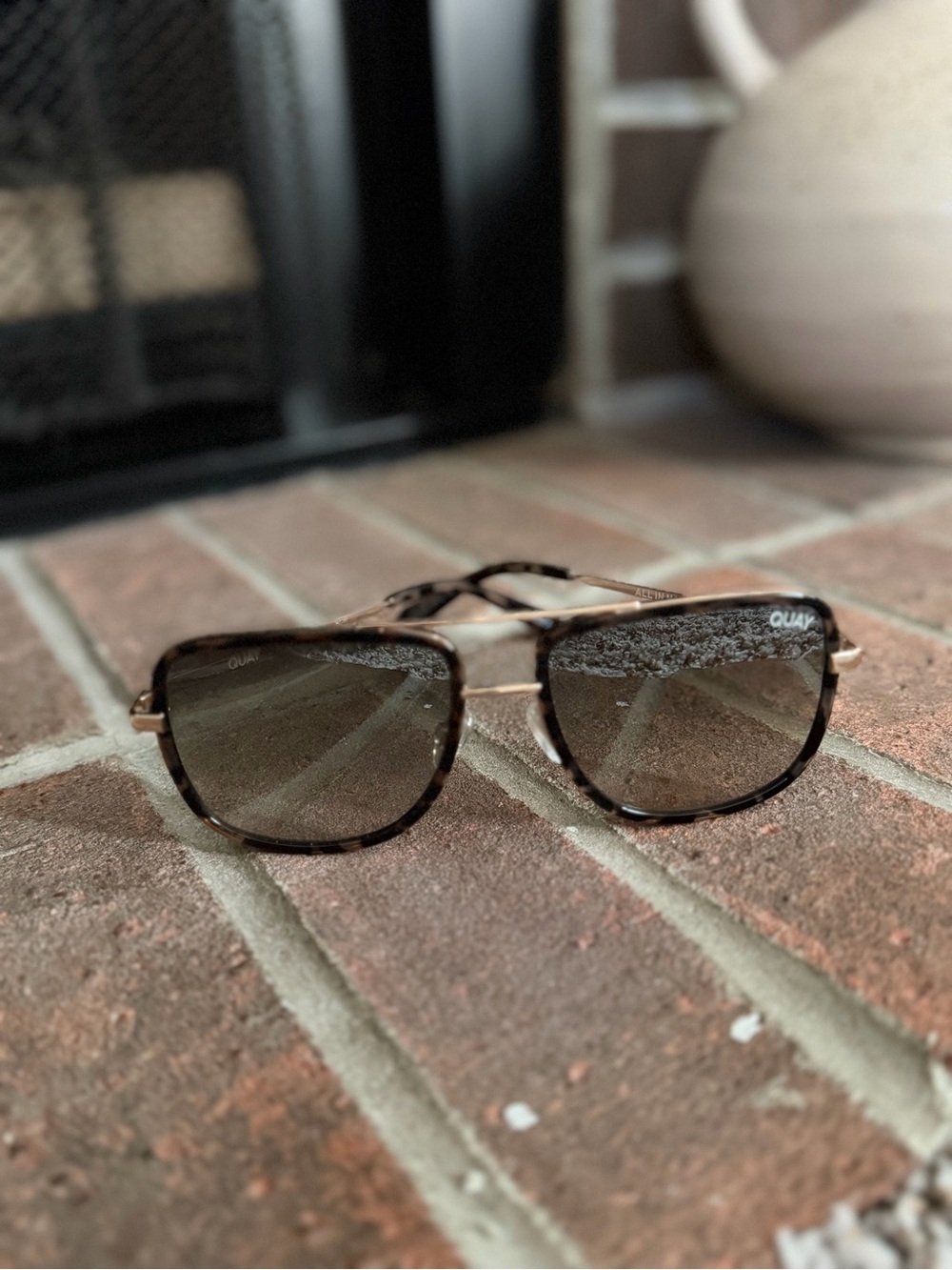 Quay All In 56mm Medium Aviator Sunglasses Womens Pre-owned
